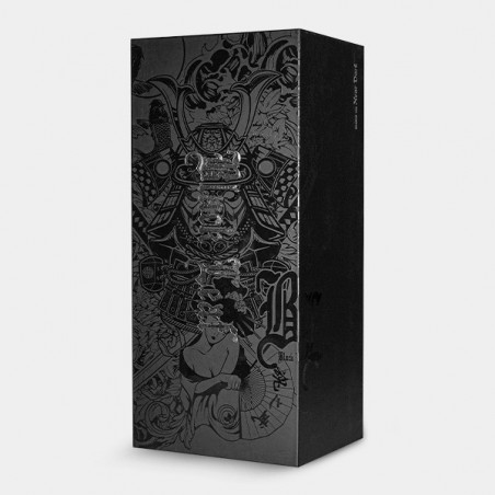 Bong with Ronin and Geisha Black Leaf case - GB The Green Brand