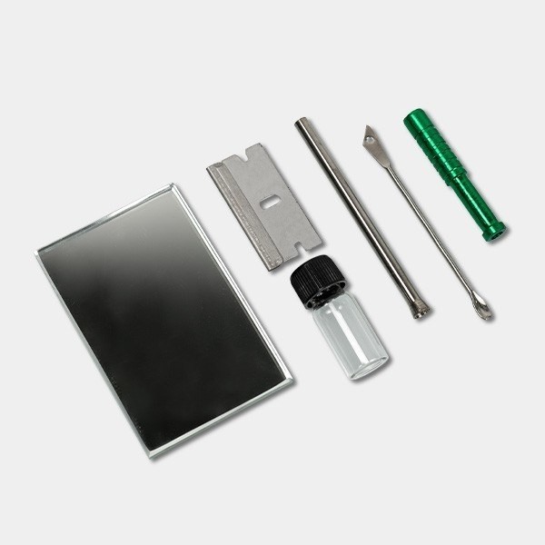 Snorting Kit, black velcro case. - GB