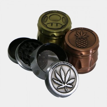 View Vintage Grinder | Steel and 4-Parts - GB
