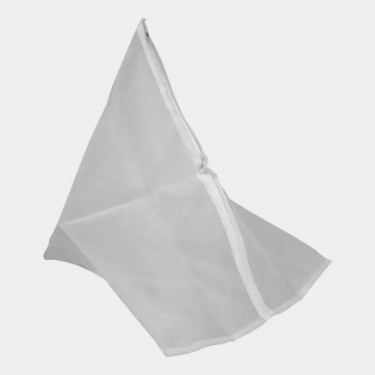 Pyramidal mesh screen for hash extracts