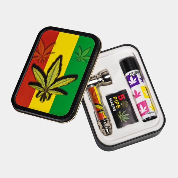 Metal pipe set with screens and lighter