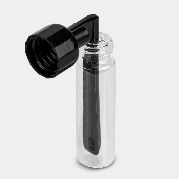 Snuff Bottle with Spoon 2