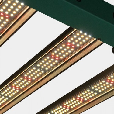 GB Lighting 240W PRO Dimmable LED System on detail